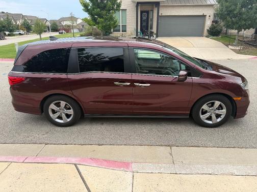 Red 2019 Honda Odyssey EX-L