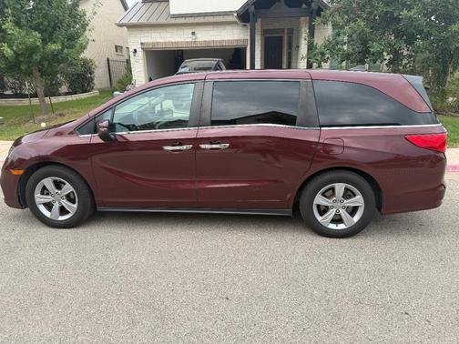 Red 2019 Honda Odyssey EX-L