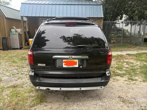 Black 2006 Chrysler Town & Country Limited