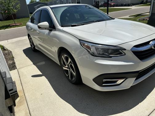 White 2022 Subaru Legacy Limited