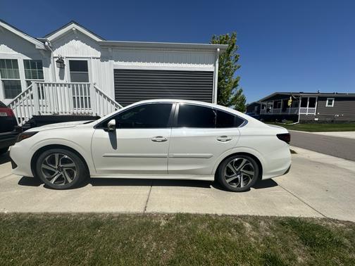 White 2022 Subaru Legacy Limited