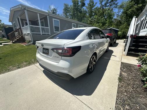 White 2022 Subaru Legacy Limited