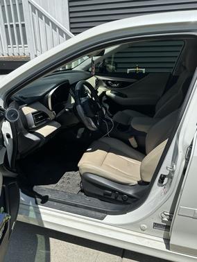 White 2022 Subaru Legacy Limited