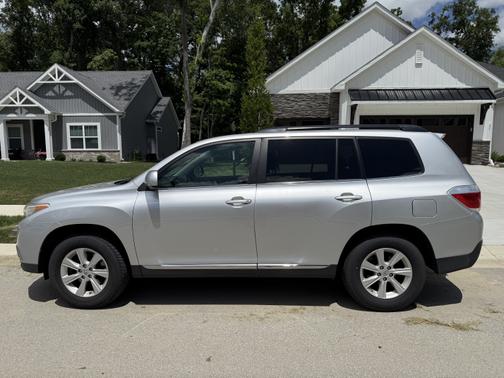 2011 Toyota Highlander SE