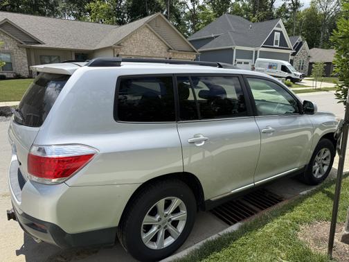 2011 Toyota Highlander SE