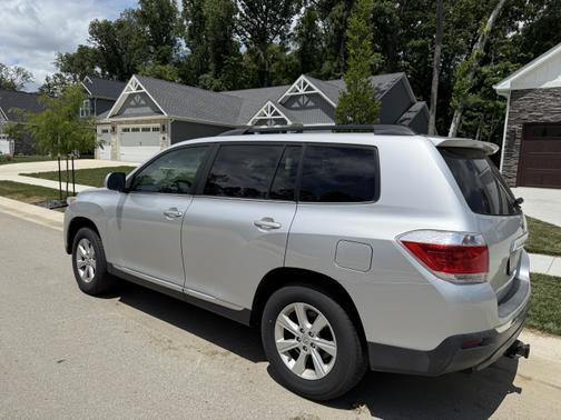 2011 Toyota Highlander SE