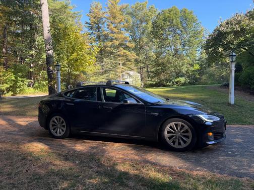 2016 Tesla Model S 70D