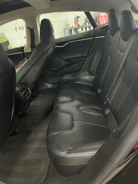 2016 Tesla Model S 70D