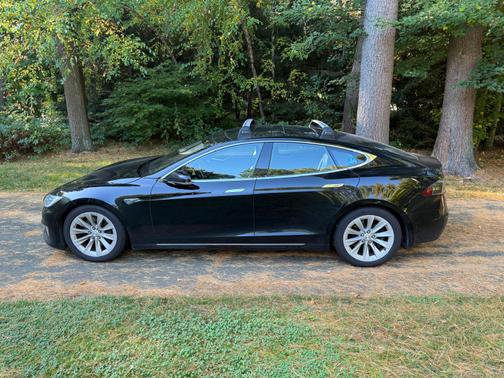 2016 Tesla Model S 70D