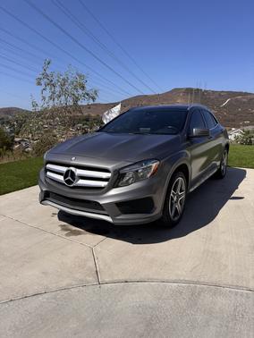 Gray 2016 Mercedes-Benz GLA-Class GLA 250