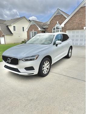 2020 Volvo XC60 T5 Momentum