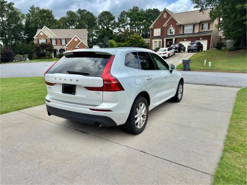 2020 Volvo XC60 T5 Momentum