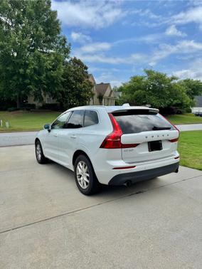 2020 Volvo XC60 T5 Momentum