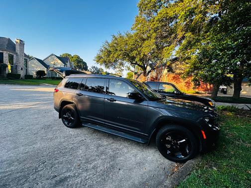 Gray 2022 Jeep Grand Cherokee L Altitude