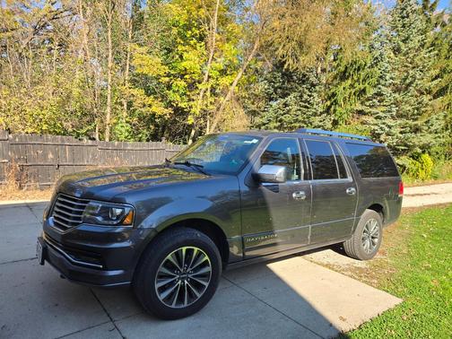 Gray 2017 Lincoln Navigator L Select