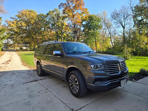 Gray 2017 Lincoln Navigator L Select
