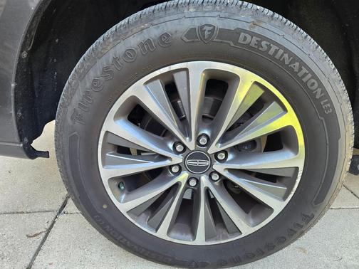 Gray 2017 Lincoln Navigator L Select