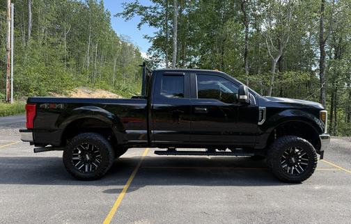 Black 2017 Ford F-250 XL