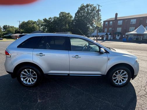 Silver 2013 Lincoln MKX Base