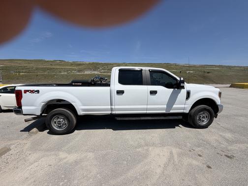 White 2018 Ford F-250 XL