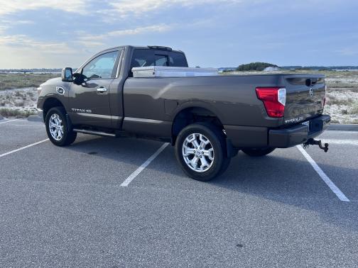 2017 Nissan Titan XD SV