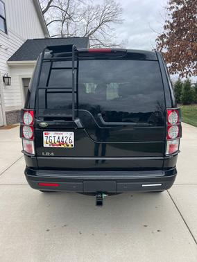 2010 Land Rover LR4 Lux