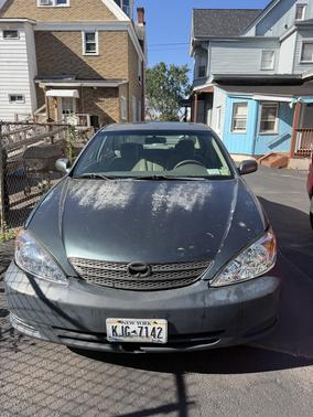 Green 2004 Toyota Camry LE