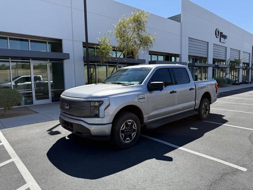 2023 Ford F-150 Lightning XLT