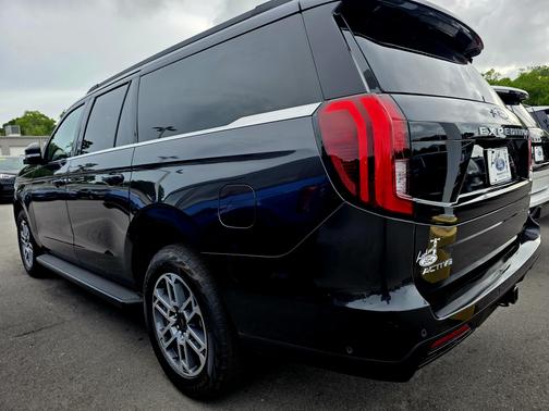 2025 Ford Expedition Max Active 4x4