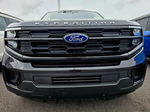 2025 Ford Expedition Max Active 4x4