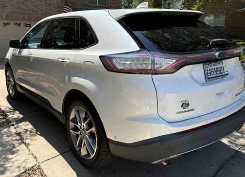 White 2015 Ford Edge Titanium
