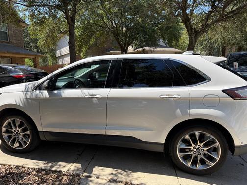 White 2015 Ford Edge Titanium