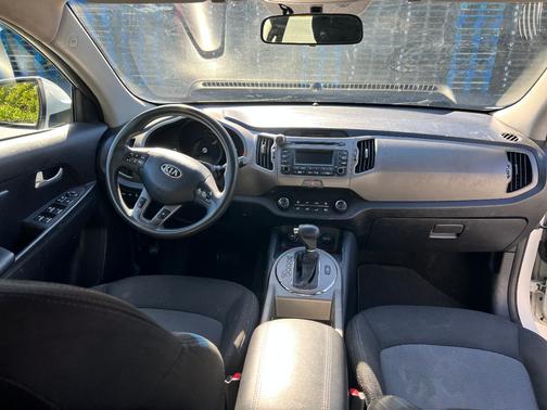 White 2014 Kia Sportage LX