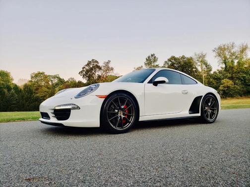 White 2013 Porsche 911 911 Carrera 4S