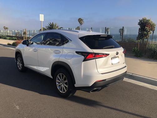 Photo 3 of 11 of 2019 Lexus NX 300 Base