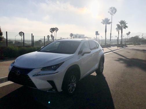 Photo 4 of 11 of 2019 Lexus NX 300 Base