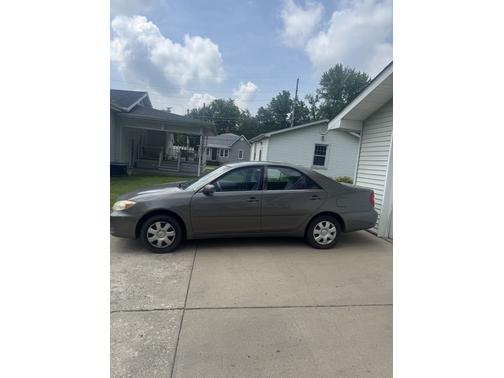 2004 Toyota Camry LE