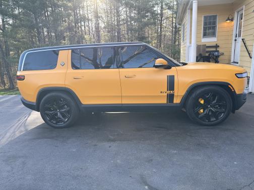 2024 Rivian R1S Adventure Quad-Motor Large Package