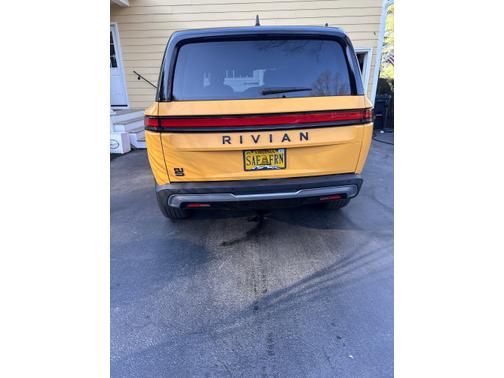 2024 Rivian R1S Adventure Quad-Motor Large Package