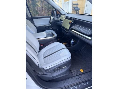 2024 Rivian R1S Adventure Quad-Motor Large Package