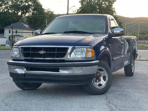 Blue 1998 Ford F-150 XLT