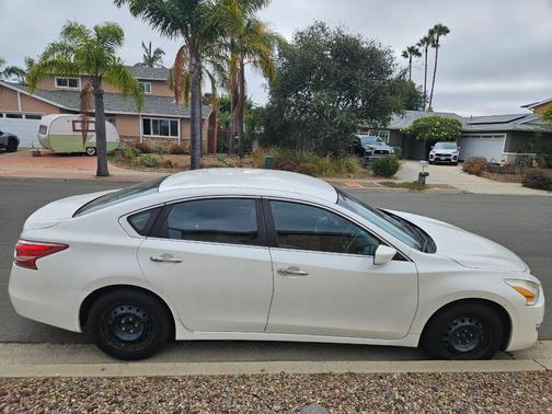 White 2013 Nissan Altima 2.5 S