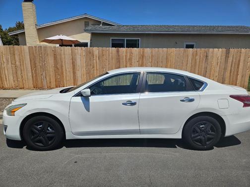 White 2013 Nissan Altima 2.5 S