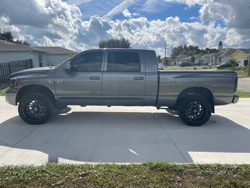 2007 Dodge Ram 2500 SLT Mega Cab