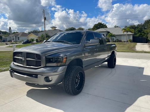 2007 Dodge Ram 2500 SLT Mega Cab