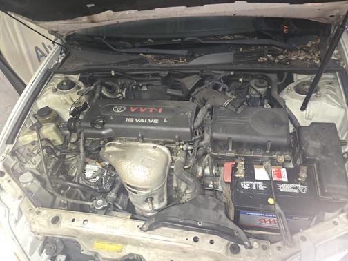 White 2002 Toyota Camry LE