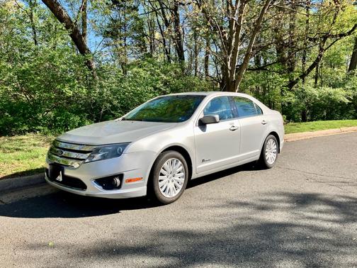 2010 Ford Fusion Hybrid Base