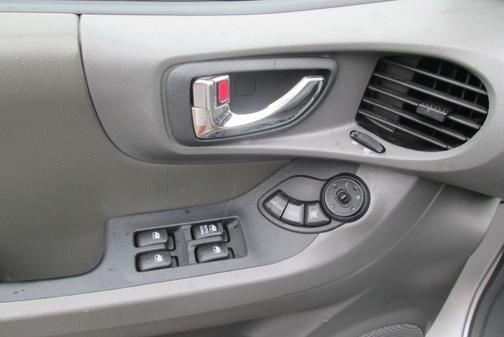 2003 Hyundai SANTA FE Base