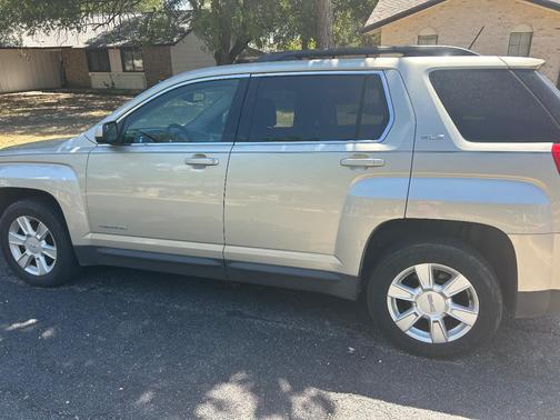 Gold 2013 GMC Terrain SLE-2