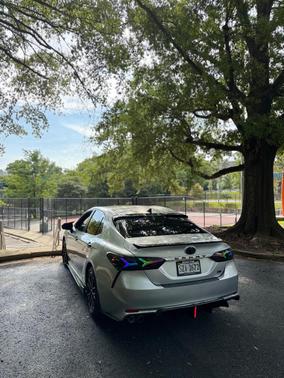 Silver 2018 Toyota Camry Hybrid SE